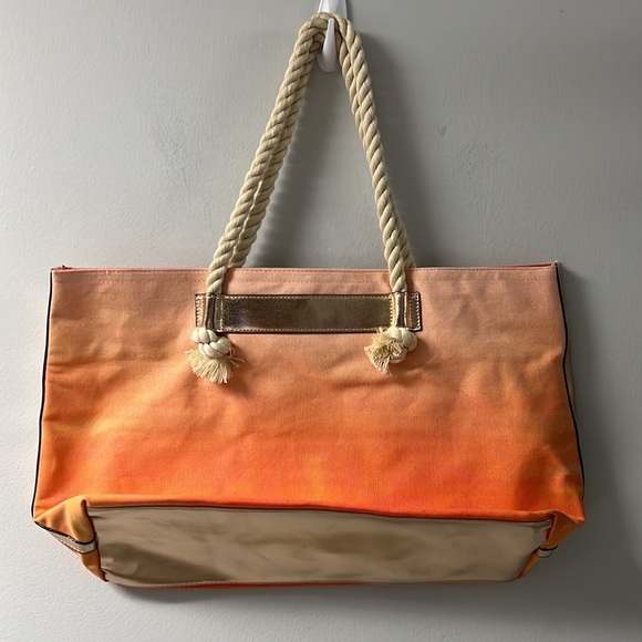 VS Weekender Bag NWT - Picture 4 of 6